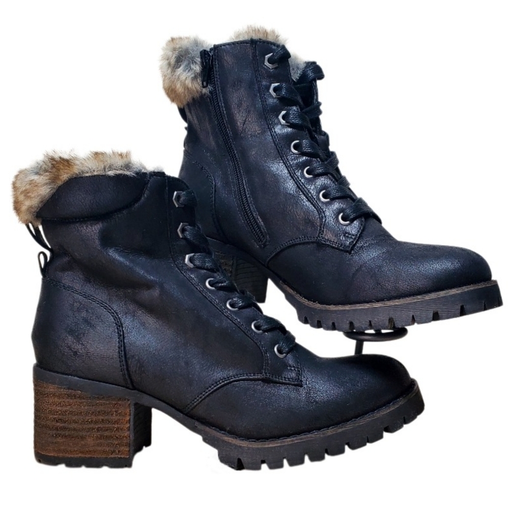 Steve Madden Black Faux Fur Laced Up Booties Size 9.5
